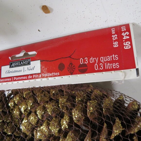 Holiday Picks and Pinecones NEW with Tags - Picture 3 of 8